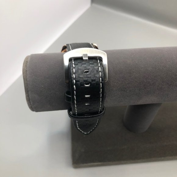 New In Plastic Watch No Defects Fully Functional - Picture 3 of 8